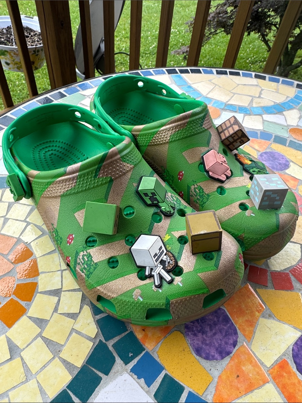 Minecraft crocs size j6 big boys